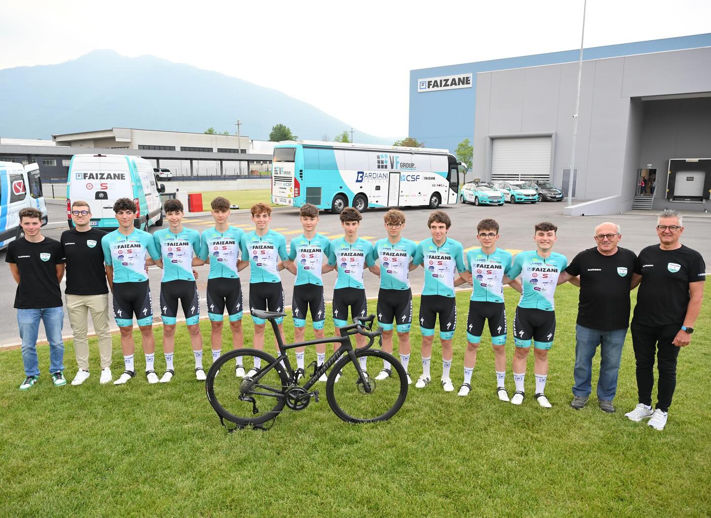 Il team Faizanè CSZ Sandrigo Bike al completo